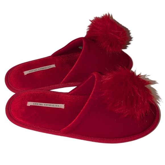 🍂 3/$15 - Victoria's Secret Red Velvet Pom Pom Slippers, Women's Size M - Picture 1 of 6